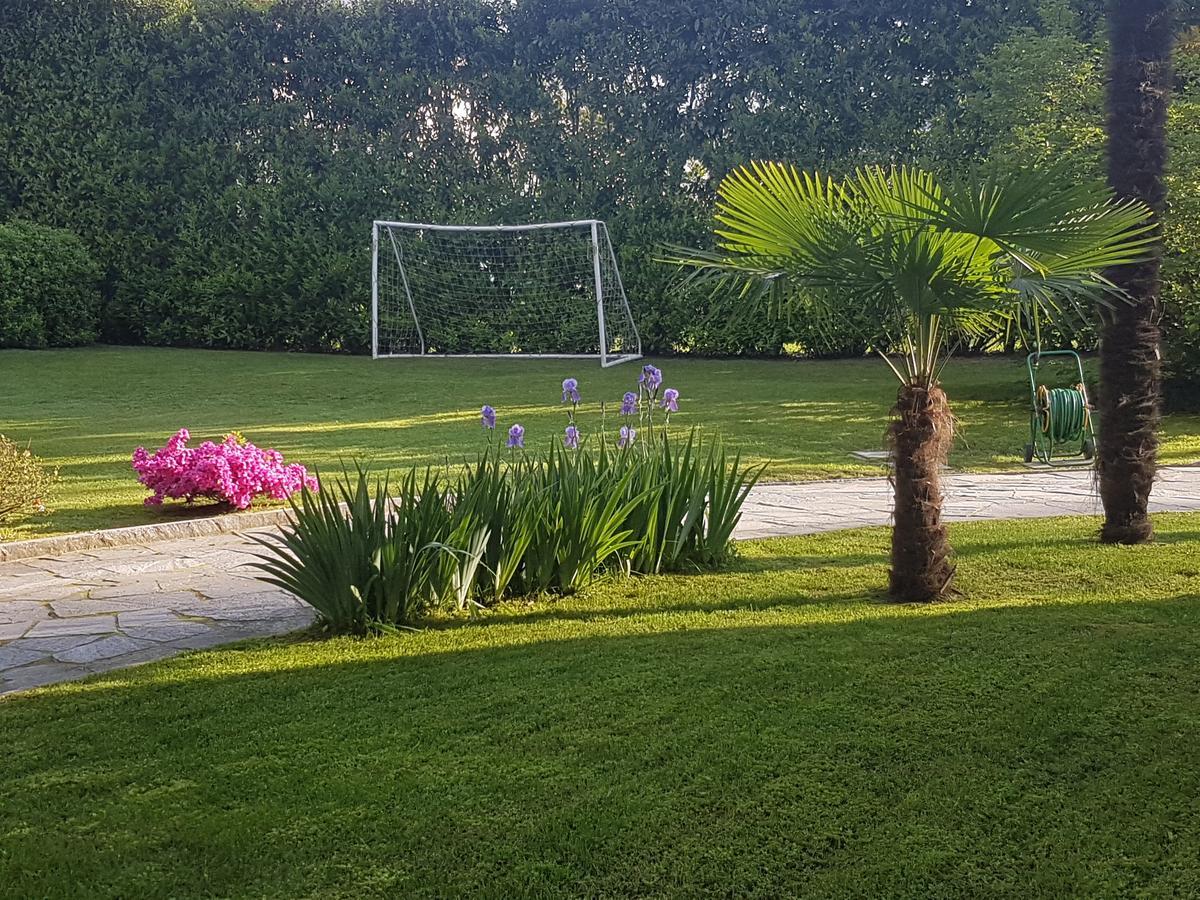 Villa Chiara B&B Biandronno Екстериор снимка