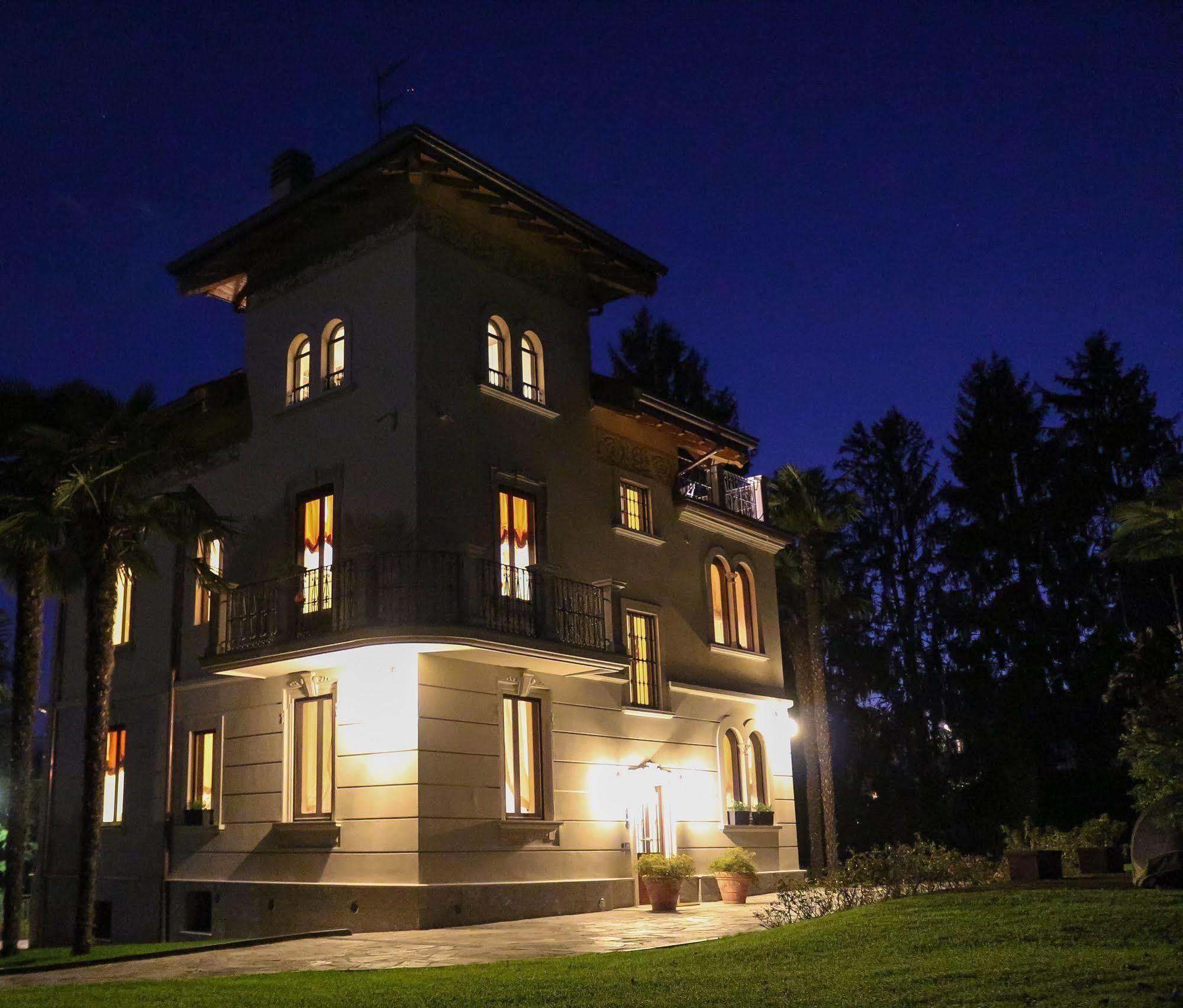 Villa Chiara B&B Biandronno Екстериор снимка