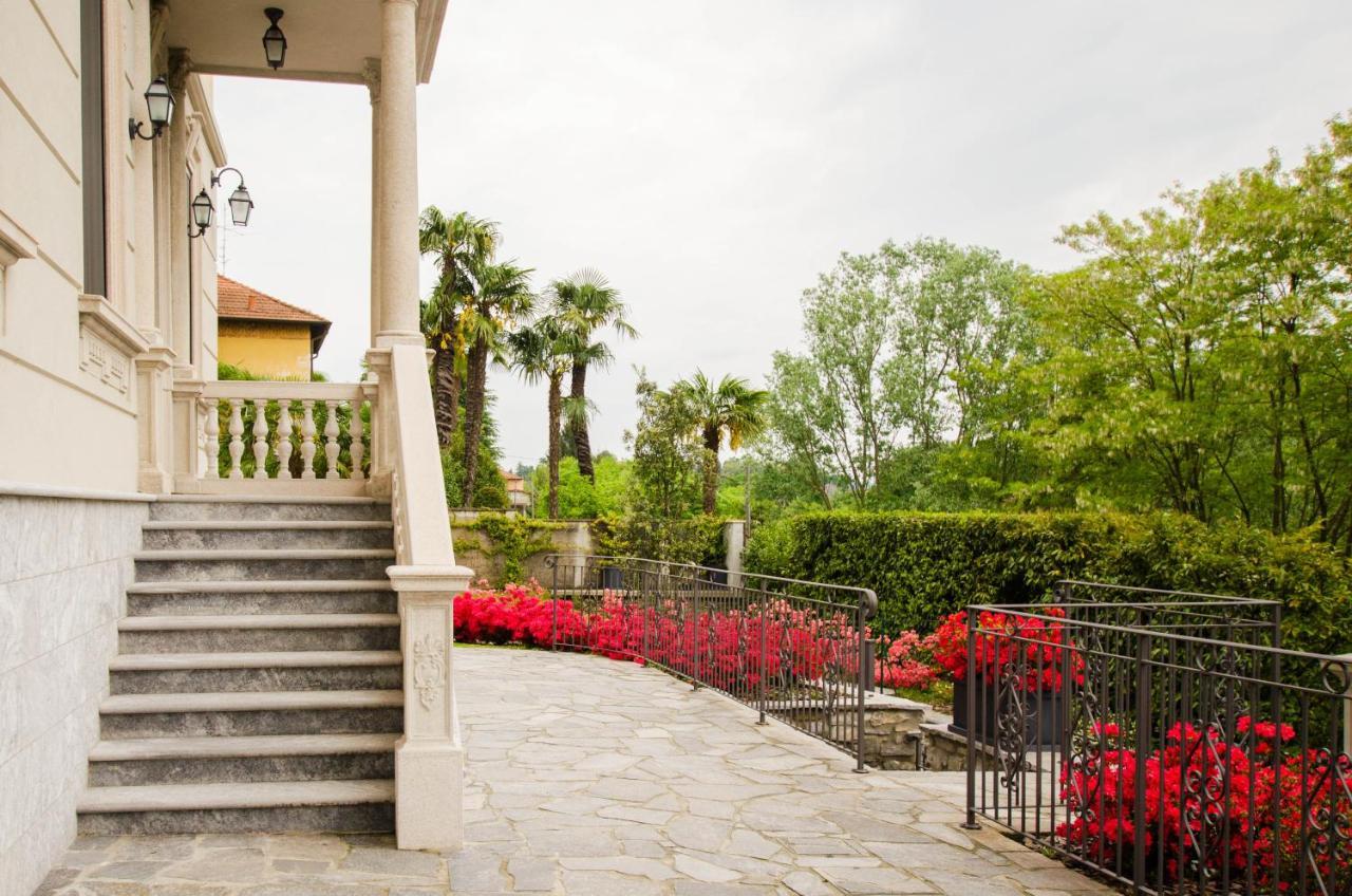 Villa Chiara B&B Biandronno Екстериор снимка